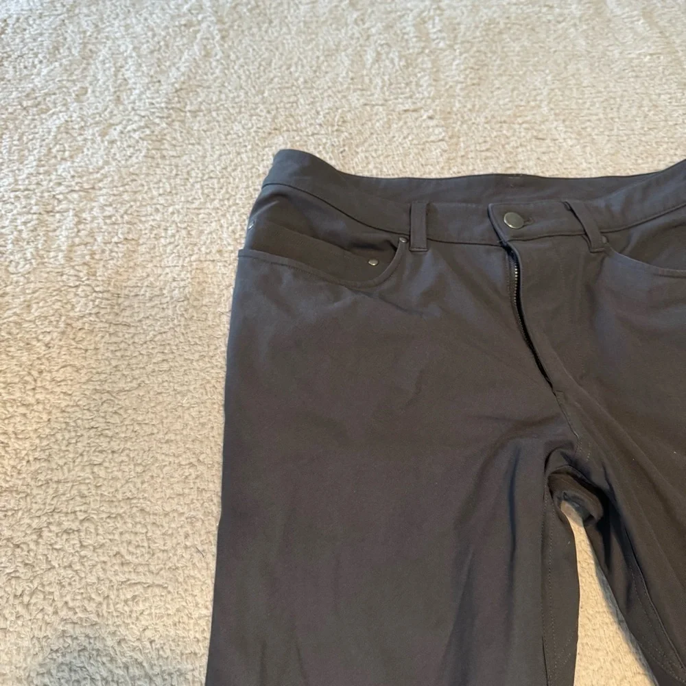 Lululemon ABC Pant *Skinny in Black Size 31x33” Mens Warpstreme 5-pocket